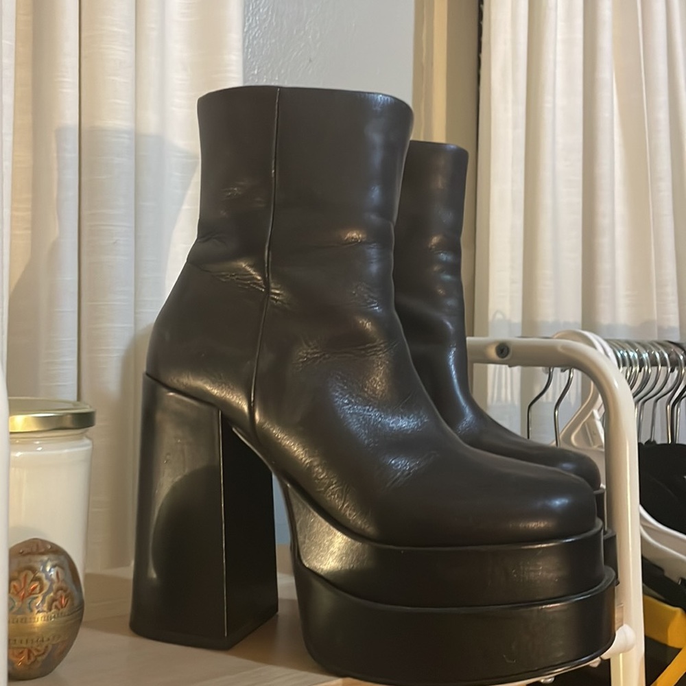 Steve Madden cobra platform boots
